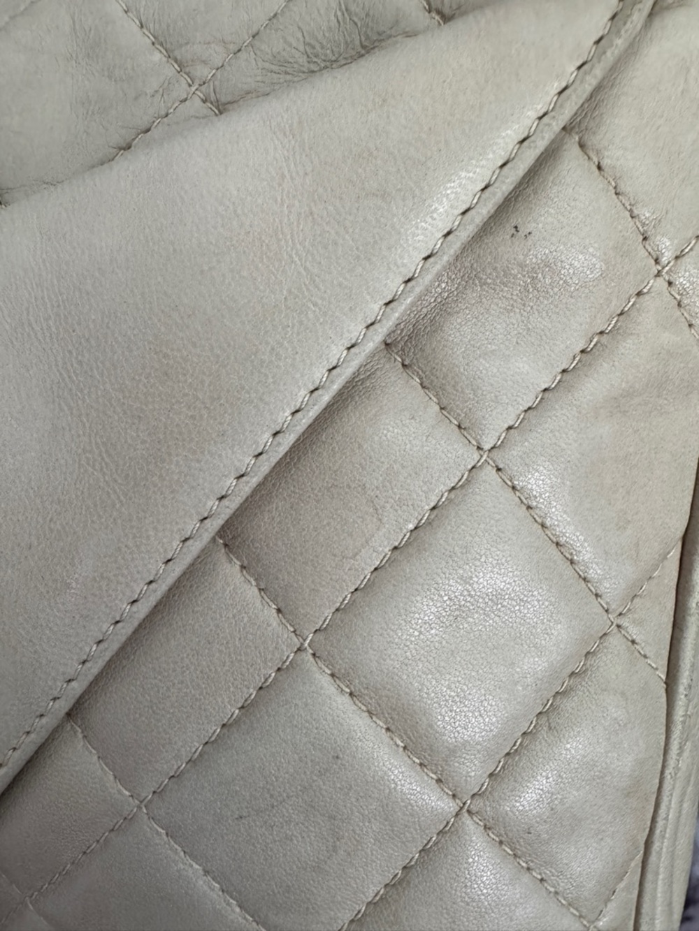 Chanel Vintage Cream Lambskin Camera Crossbody - Picture 13 of 17